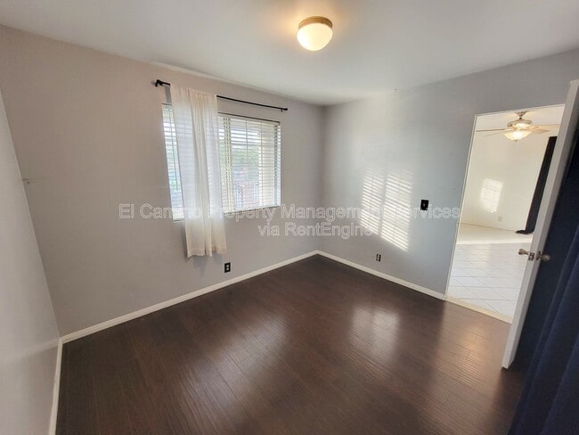 Building Photo - 734 Williamson Ave