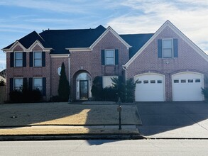 Building Photo - 481 Glenogle Ln