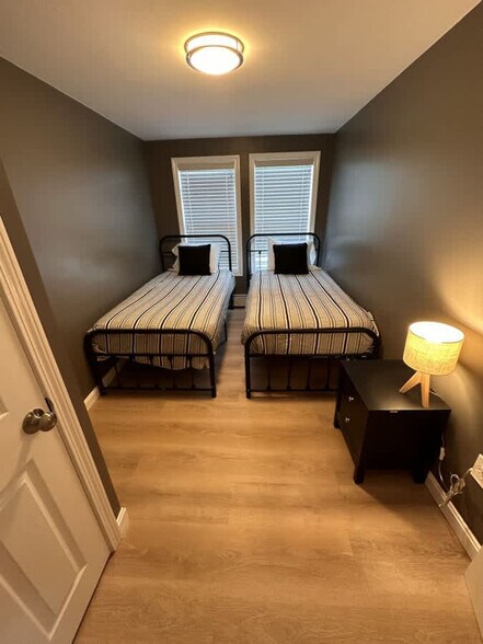 Building Photo - 301 Portsmouth Ave