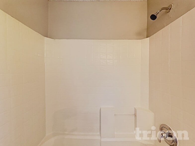 Building Photo - 7422 Amber Dr