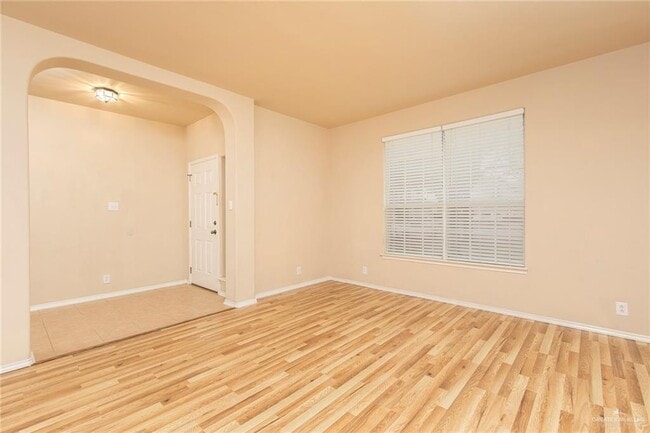 Building Photo - 900 N 51st St