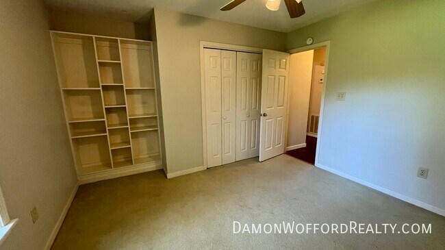 Building Photo - 308 Woodrun Dr