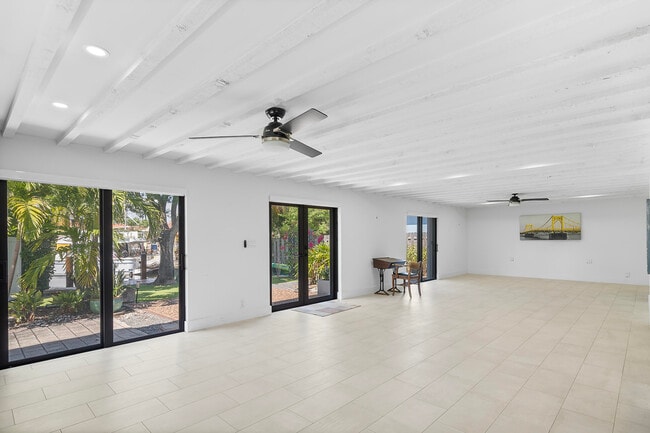 Building Photo - 901 Guava Isle