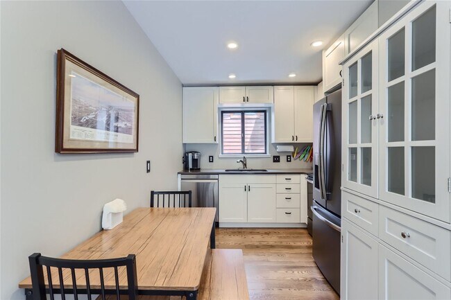 Building Photo - Cozy 2 BDR Home in Boulder with Hot Tub