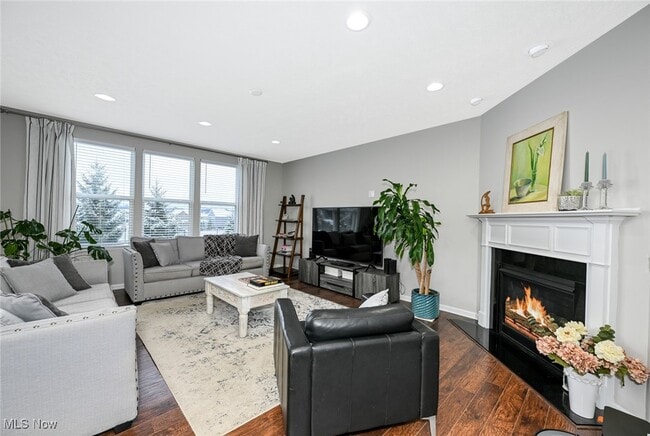 Building Photo - 81 Garnett Cir