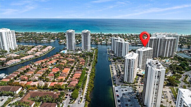 Building Photo - 3731 N Country Club Dr