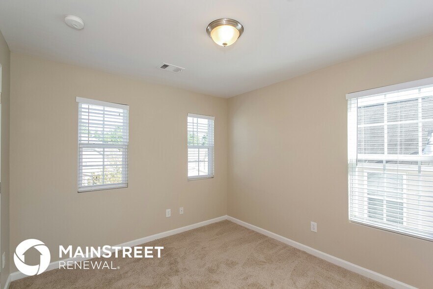 Building Photo - 5677 Sable Way