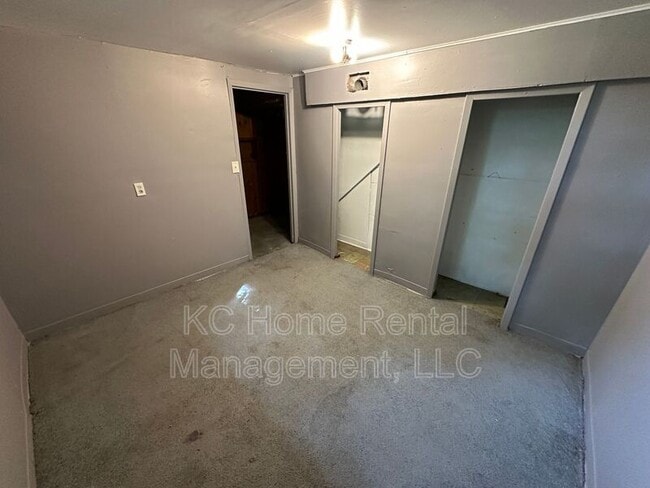 Building Photo - 6615 W 62nd St