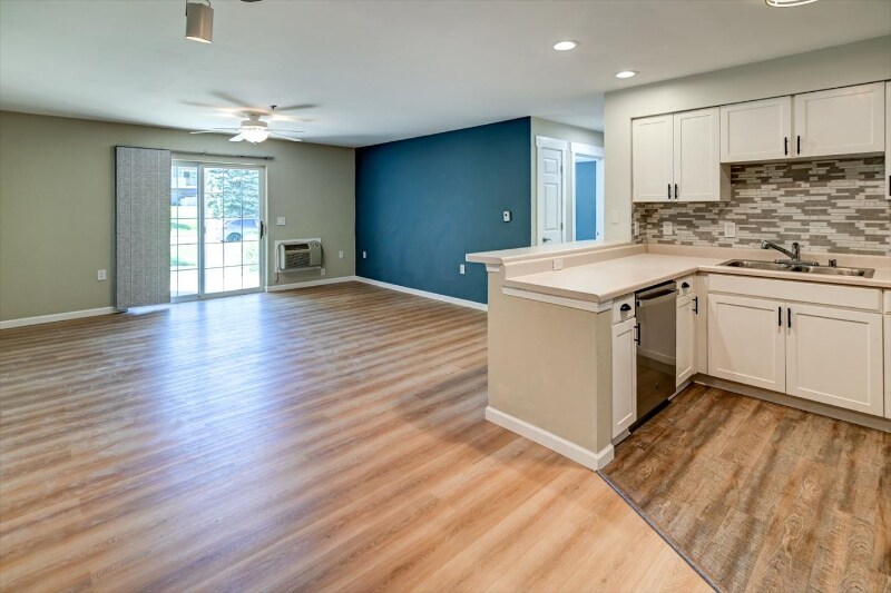 Building Photo - 201 Kearney Way