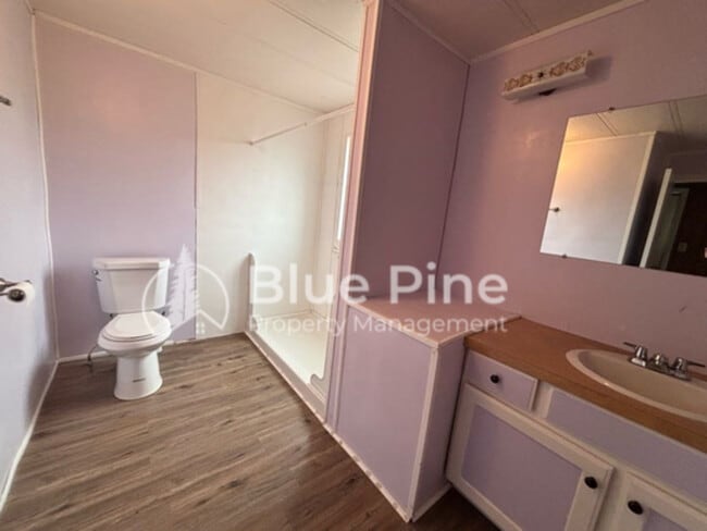 Building Photo - 511 US-26