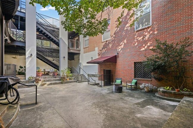 Building Photo - 985 Ponce De Leon Ave NE