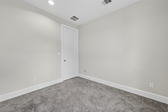 Building Photo - 815 Bringhurst St