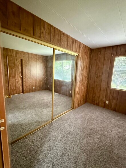 Second Bedroom - 625 S Evergreen Rd