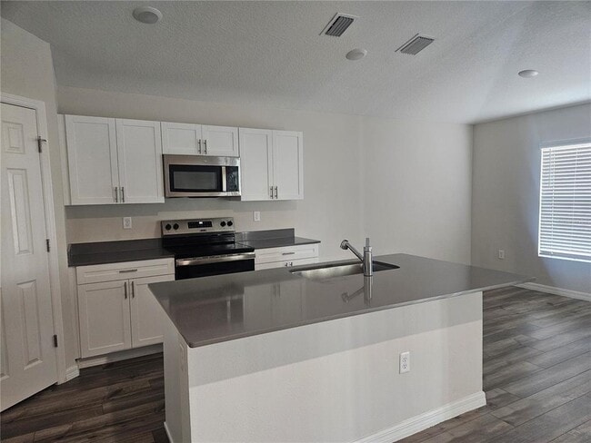 Building Photo - 1603 Ellesmere Ave