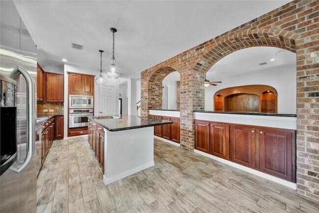 Building Photo - 14 Beauty Bower Pl