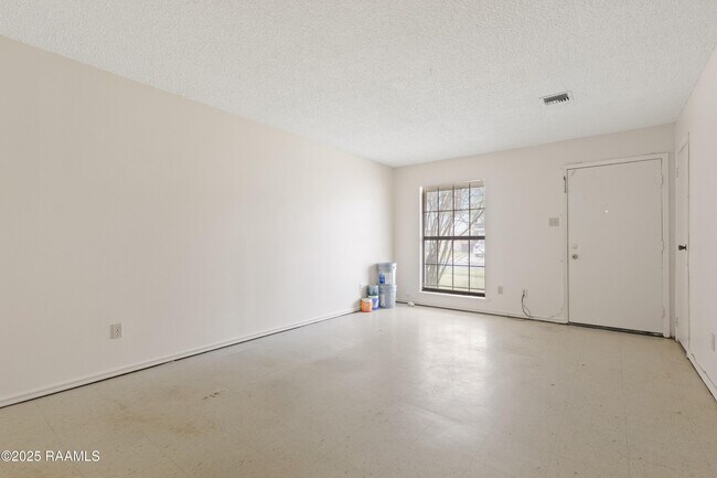 Building Photo - 504 Knollwood Cir