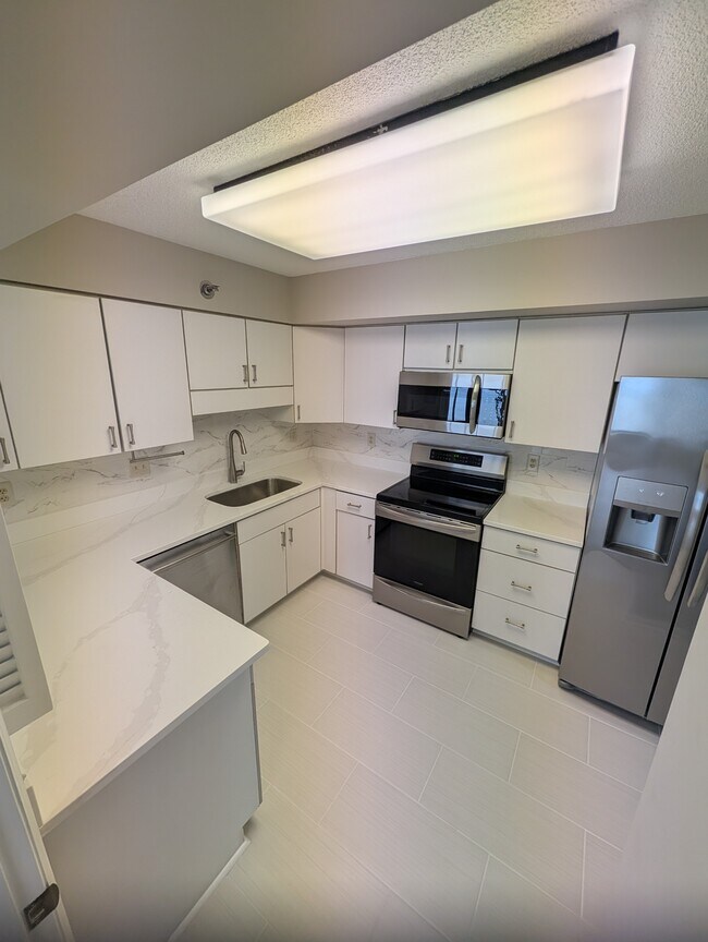 Building Photo - 7505 River Rd