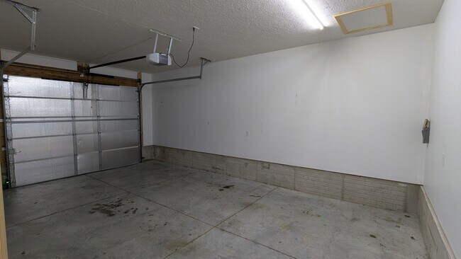 Building Photo - 1600 4th Ave