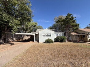 Building Photo - Charming 3-bedroom, 2-bath home just minut...