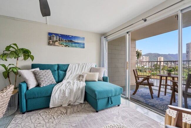 Building Photo - 2211 Ala Wai Blvd