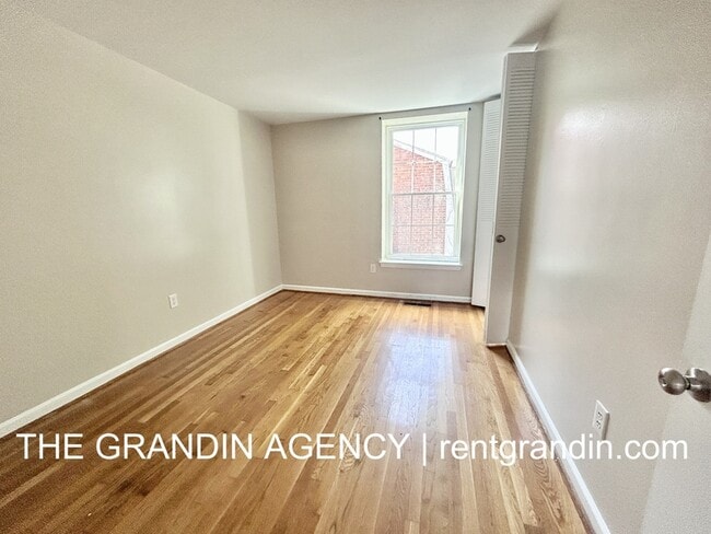 Building Photo - 1803 Grandin Rd SW