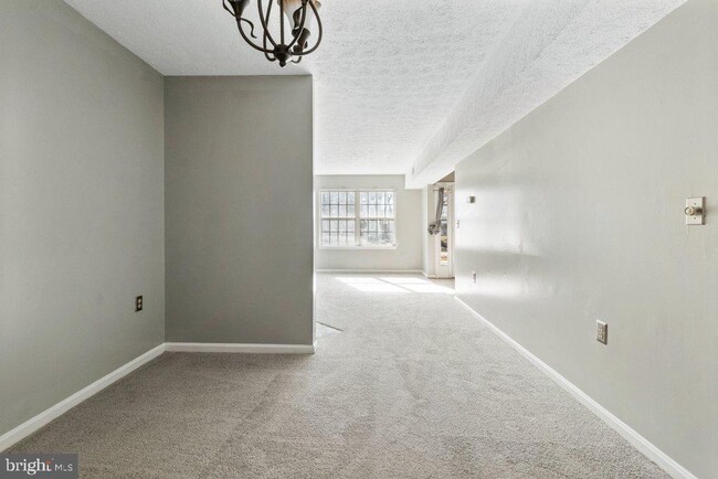 Building Photo - 10477 Campus Way S