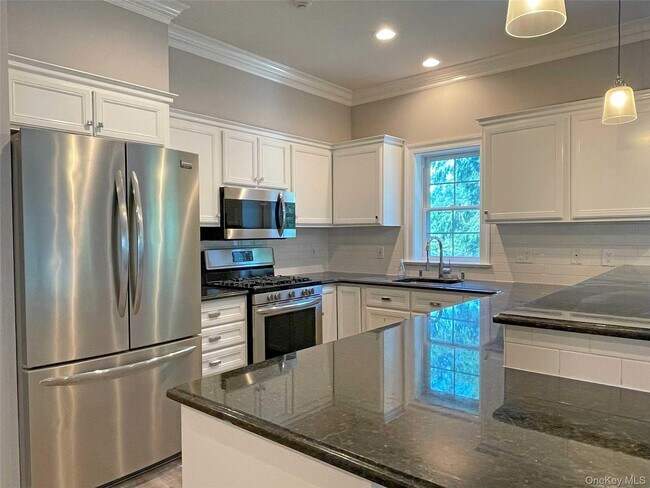 Building Photo - 30 High St