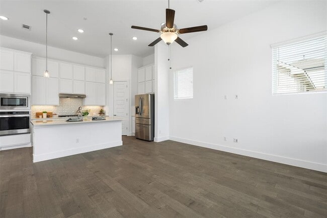 Building Photo - 1413 Kneehigh Ln