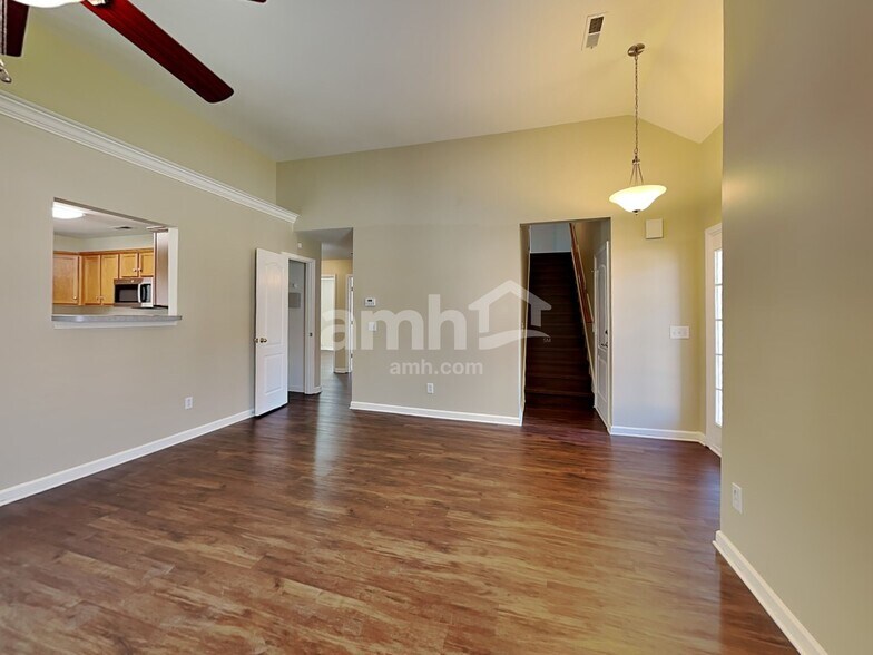 Building Photo - 1039 Saddle Wood Dr