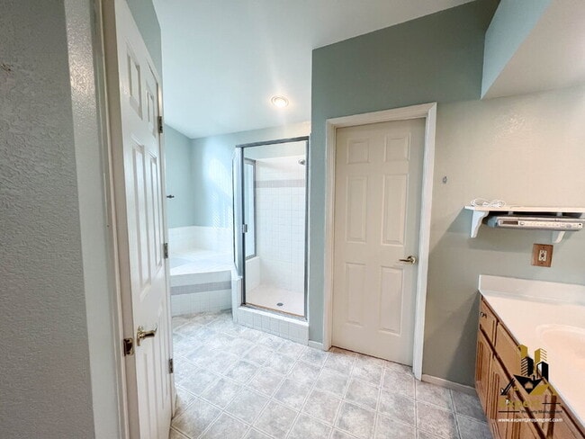 Building Photo - 8204 Eversley Ct