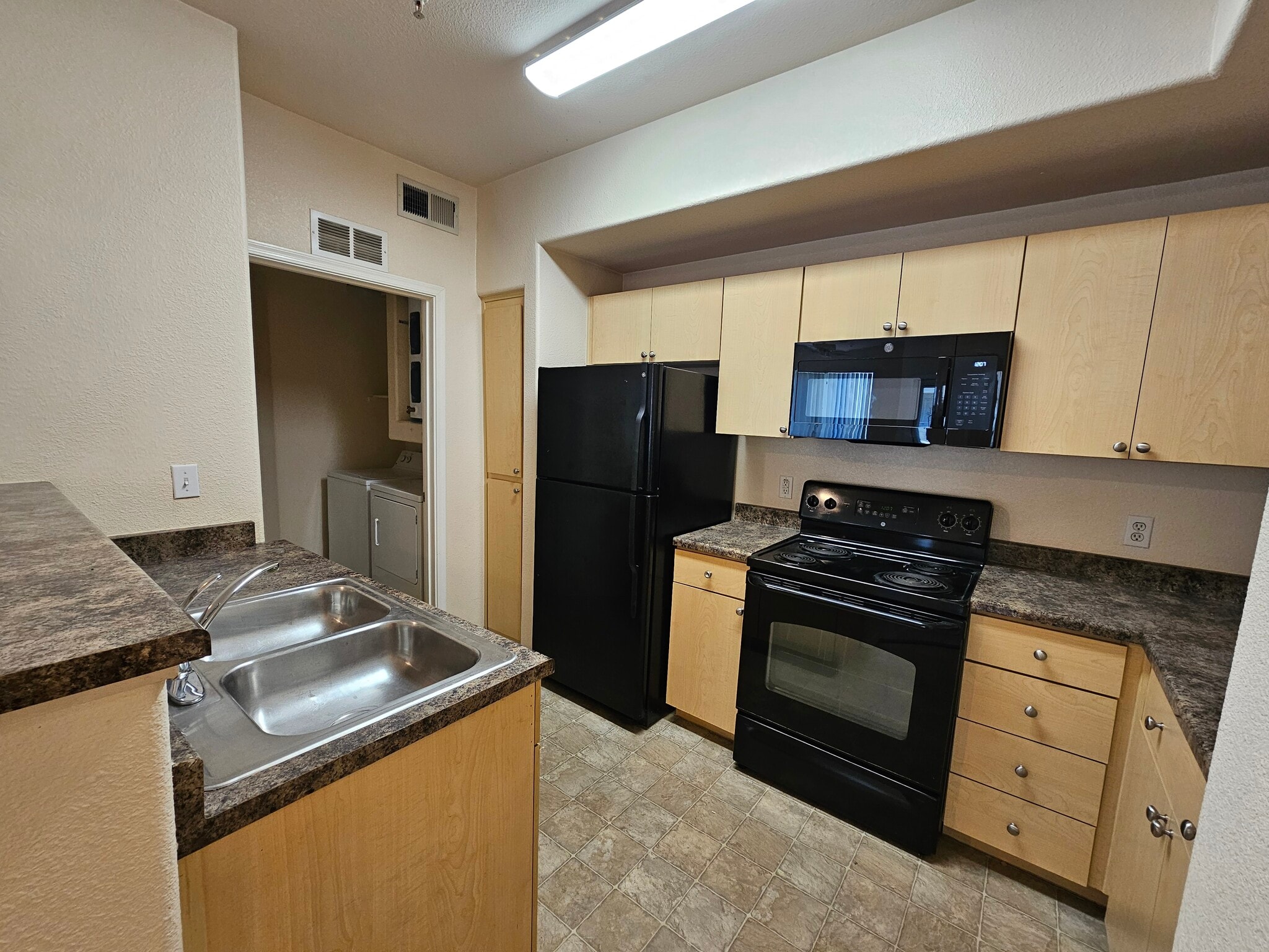 Building Photo - 18416 Cave Creek Road