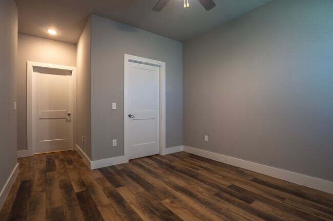 Building Photo - 1723 Booker Cir