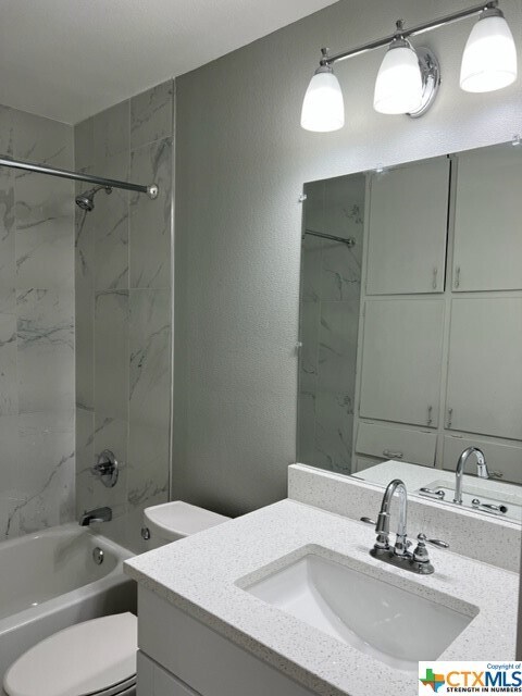 Building Photo - 1701 Chippendale Dr