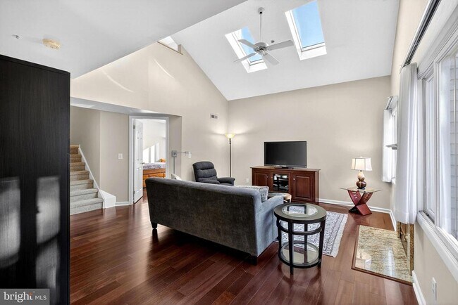 Building Photo - 406 Margit Ct