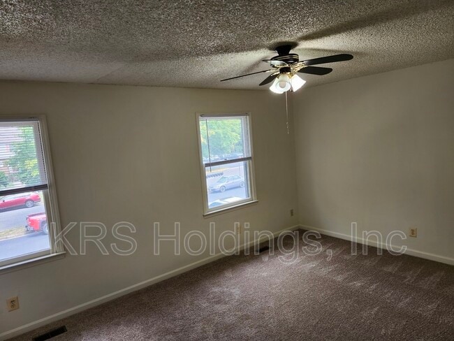 Building Photo - 1129 Mountain View Dr