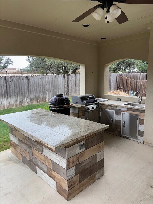 Building Photo - 509 Fair Oaks Dr