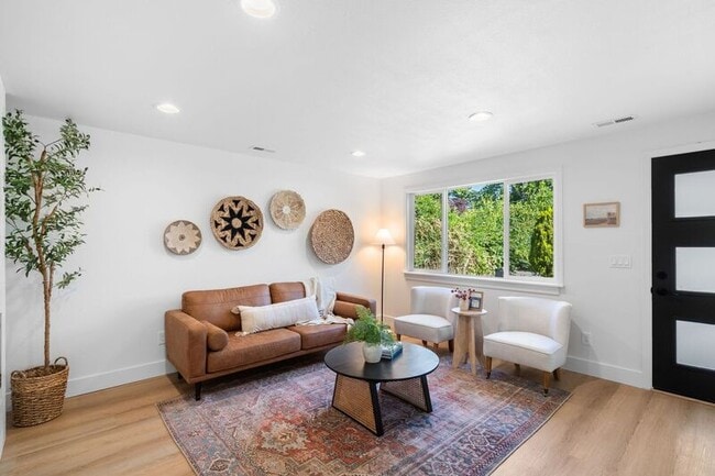 Building Photo - 4916 NE Alberta Ct