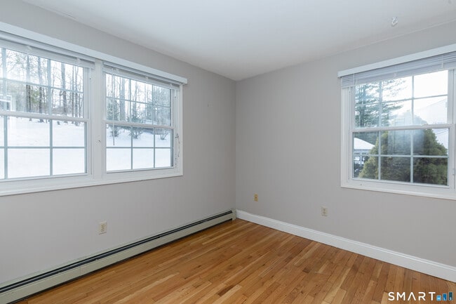 Building Photo - 10 Apple Tree Rd