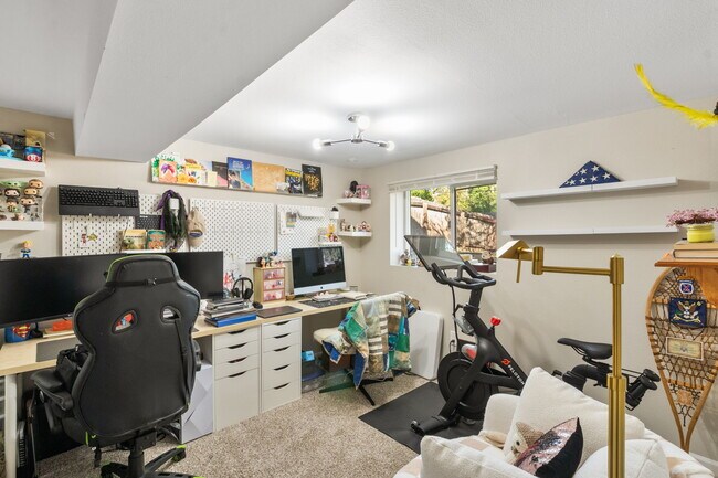 Building Photo - 3040 Garland Terrace