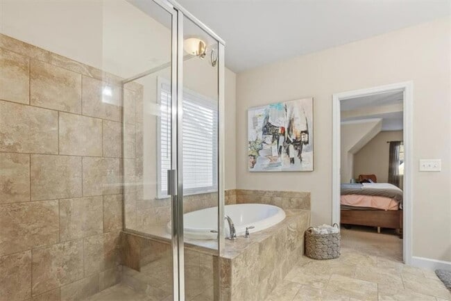 Building Photo - 821 Tramore Ct