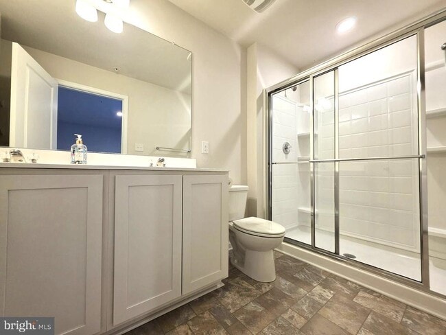 Building Photo - 426 Creekbed Cir