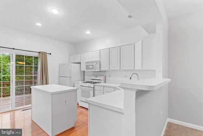 Building Photo - 3575 Sherbrooke Cir