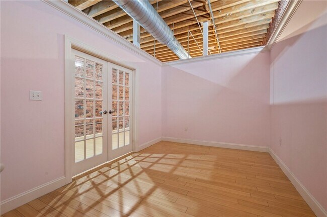 Building Photo - 951 Liberty Ave