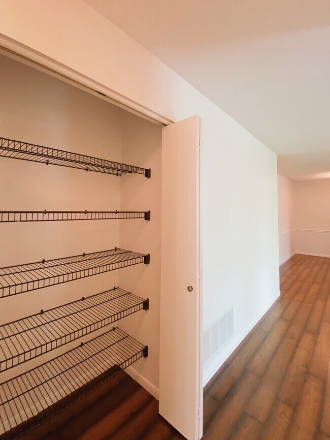 Building Photo - 11166 Westwind Dr
