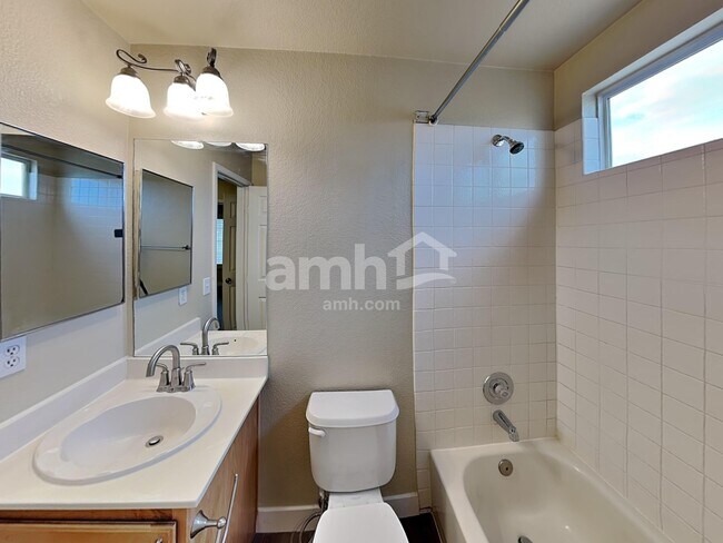 Building Photo - 9563 Lavarun Ct