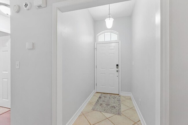 Building Photo - 2521 Heathrow Dr
