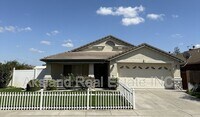 Building Photo - Manteca