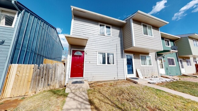 Primary Photo - Two bed, 1.5 bath townhome