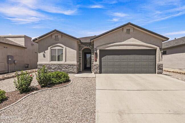Building Photo - 13689 Flora Vista Ave