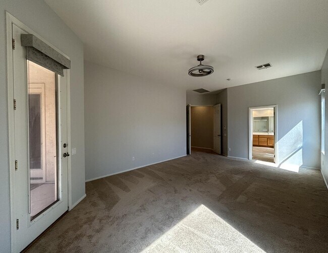 Building Photo - 26041 N Fernbush Dr